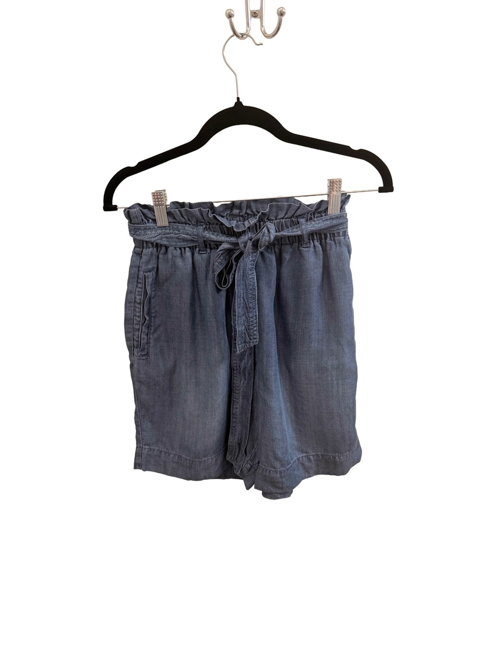 Chelsea & Theodore Women's Tencel Chambray Paperbag High Waist Shorts